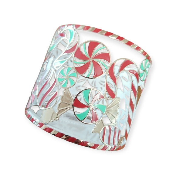 Bath & Works Peppermint Candies 3-Wick Metal Candle Holder - Picture 4 of 4